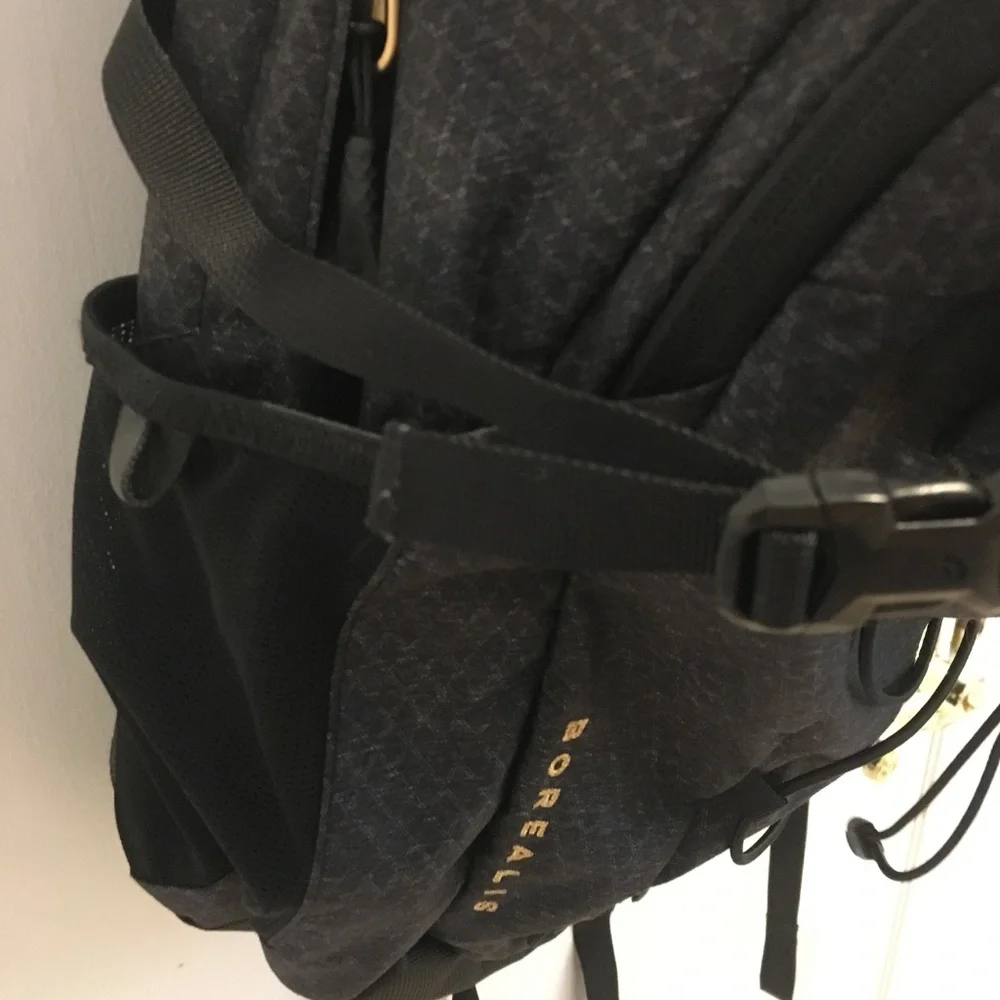 North Face backpack - Picture 2 of 6